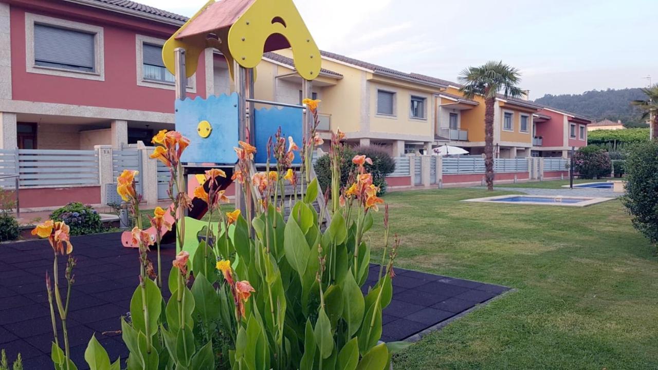 Chalet Vacacional Salnes Sur Con Piscina Cambados Luaran gambar